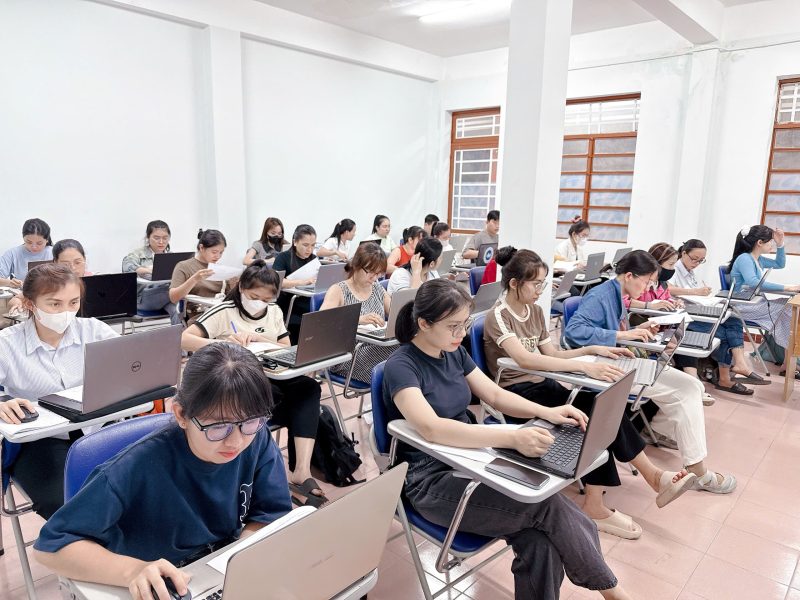 Lớp Xuất nhập khẩu thực hành tại TP.HCM (Bình Dương cũ)