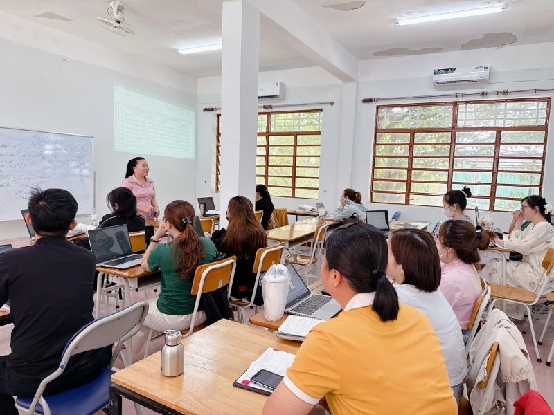 Lớp Quản lý nhân sự - HSCN
