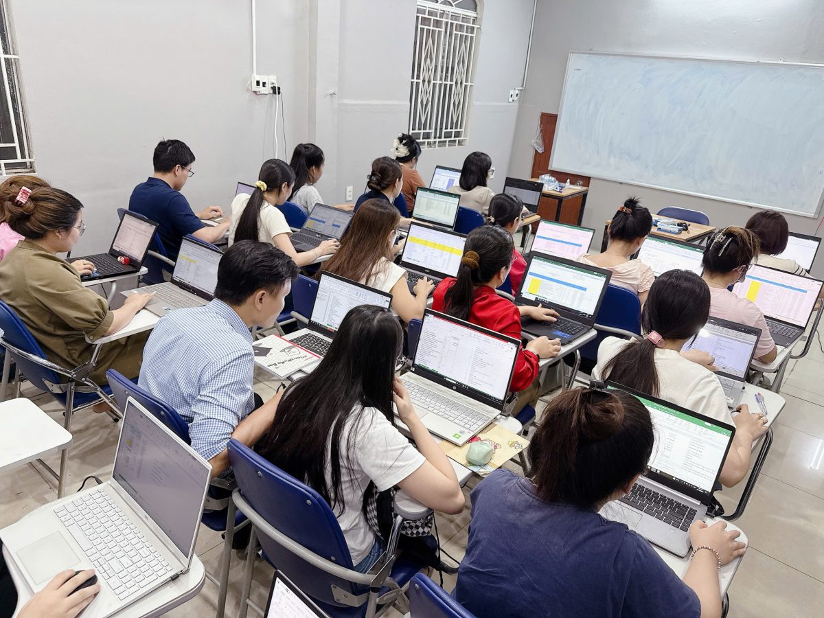 Lớp thực hành - Hành chính nhân sự