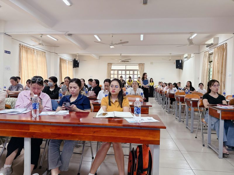 Lớp học Quản lý - Kinh doanh - Nhân sự - Kế toán Tài chính